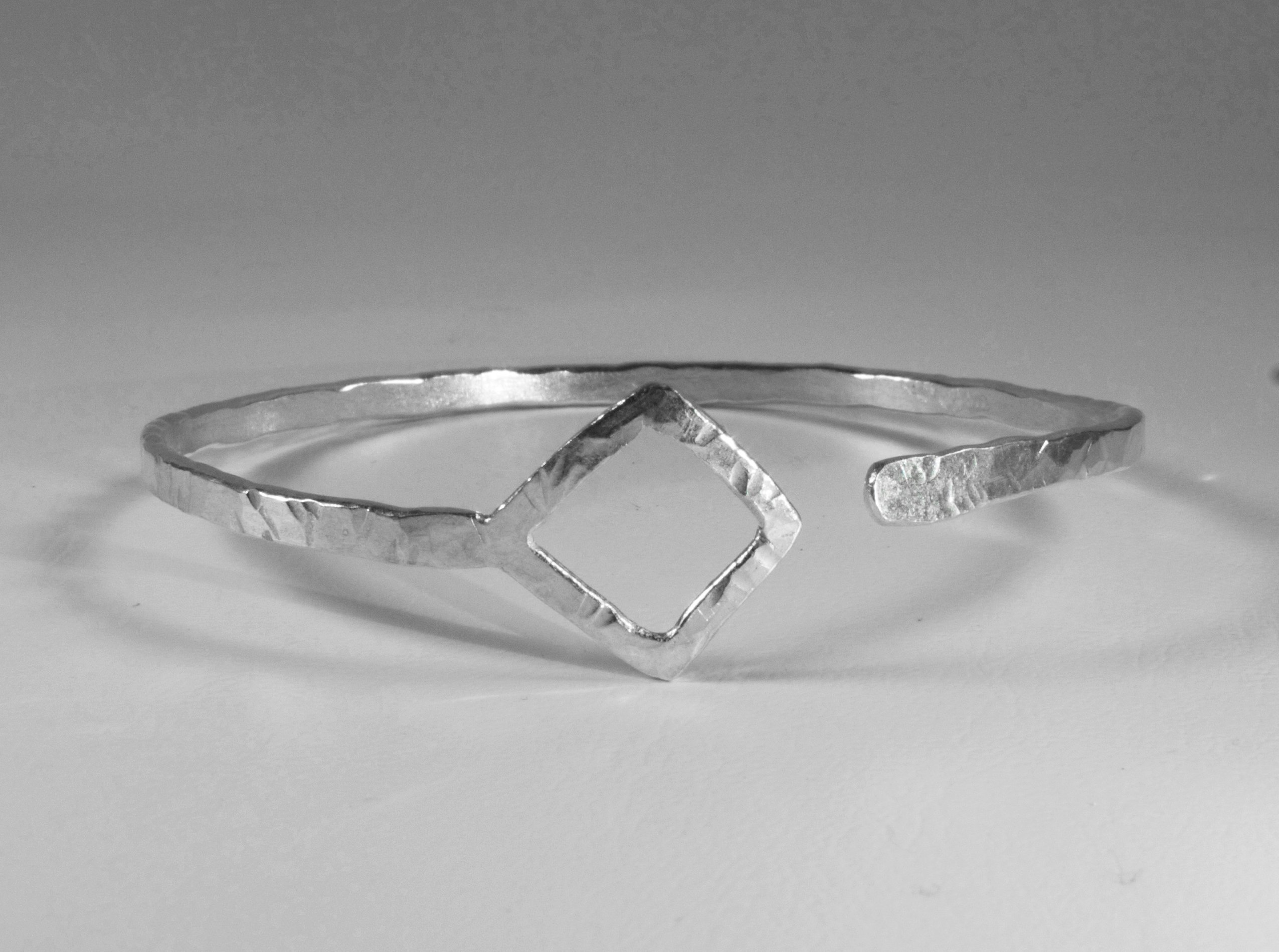 bracciale runa inguz in argento 925