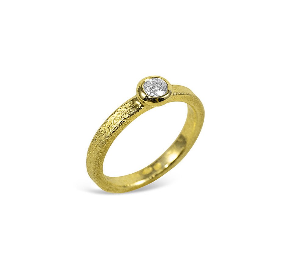 Anello solitario lavorato a fuoco
