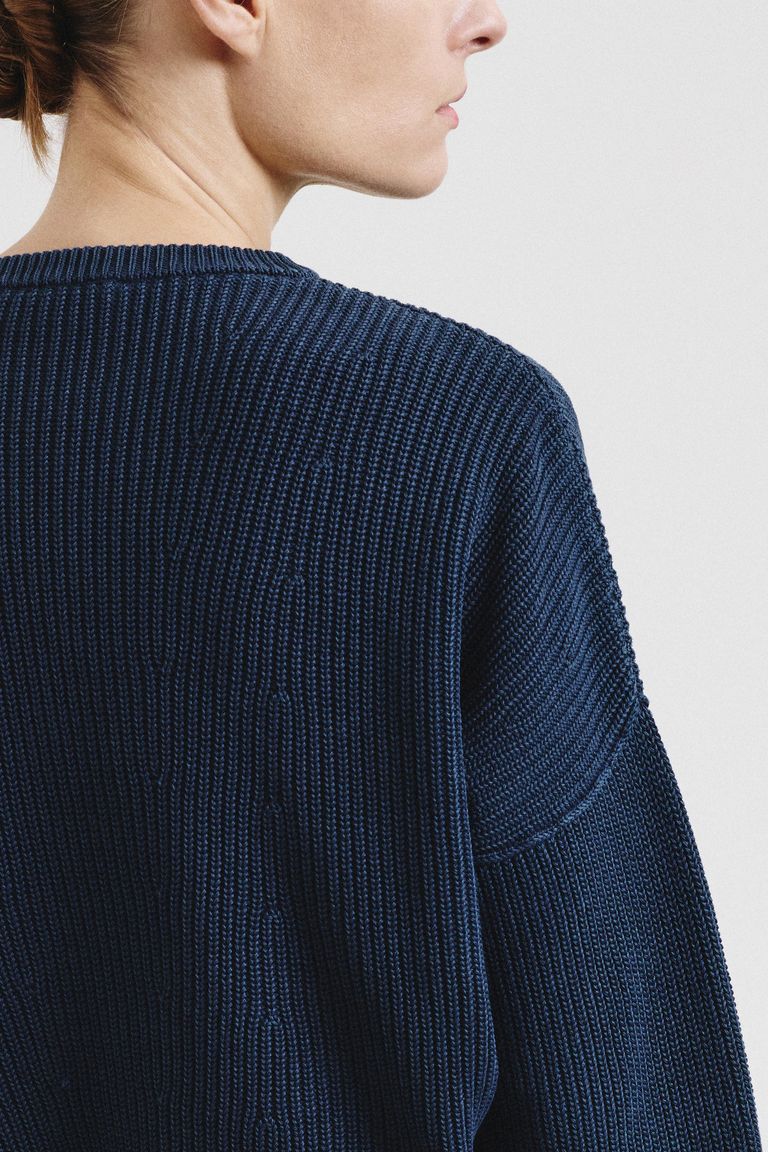 Crew-neck cotton knit with mineral treatment indigo-sulphur blue