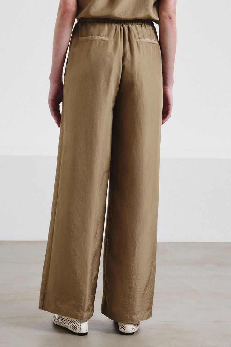 Trousers in silk habutai dove grey