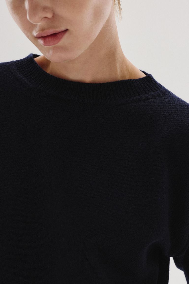 Wool and cashmere stockinette-knit crewneck sweater night blue