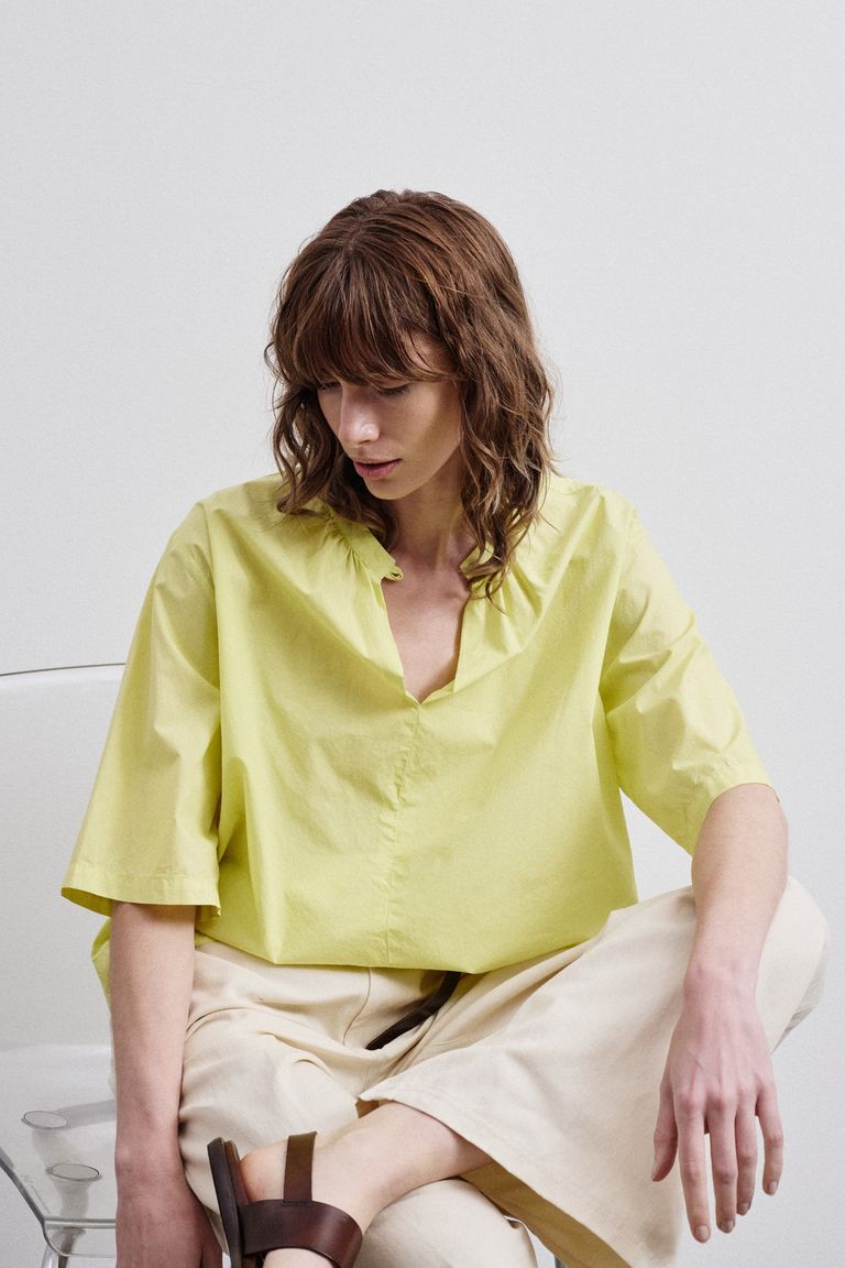 Blouse in cotton poplin.