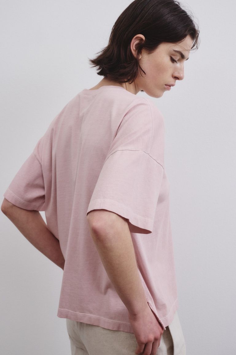 T-shirt en jersey de coton teint en pièce.