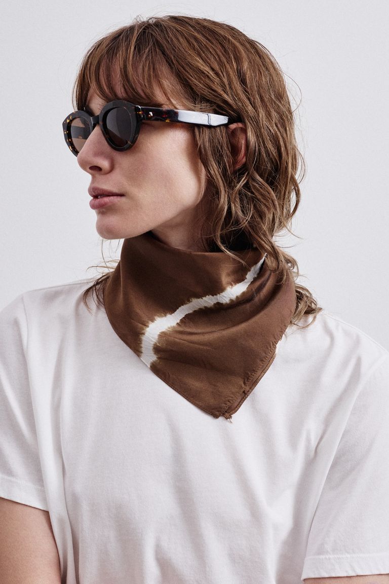 Foulard con tintura a riserva