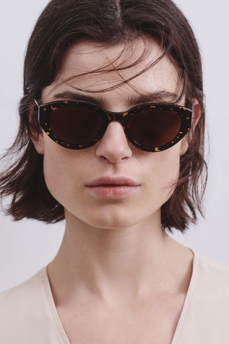 "Honey" sunglasses in tortoiseshell acetate