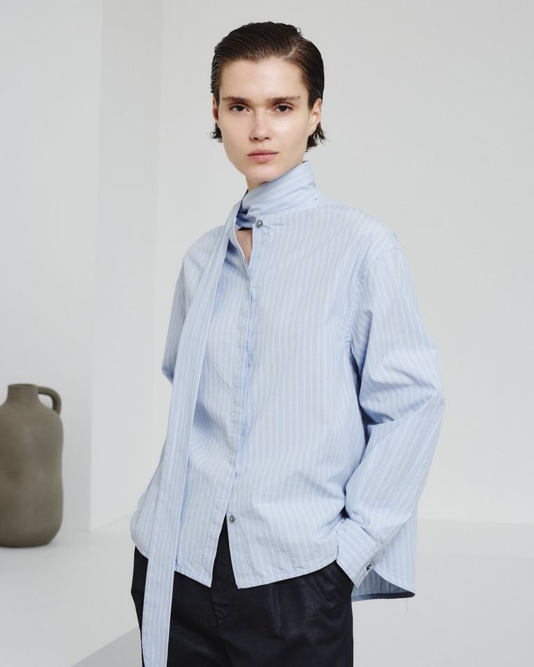 Chemise avec foulard en popeline rayée