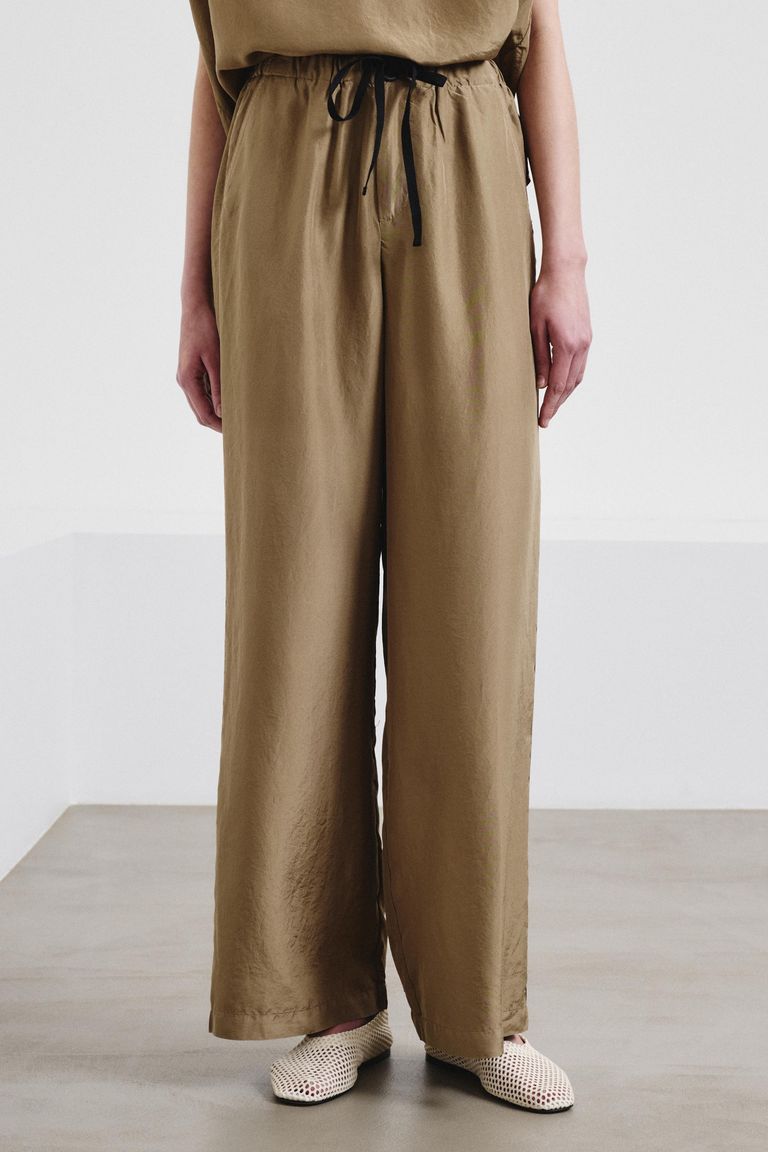 Trousers in silk habutai dove grey