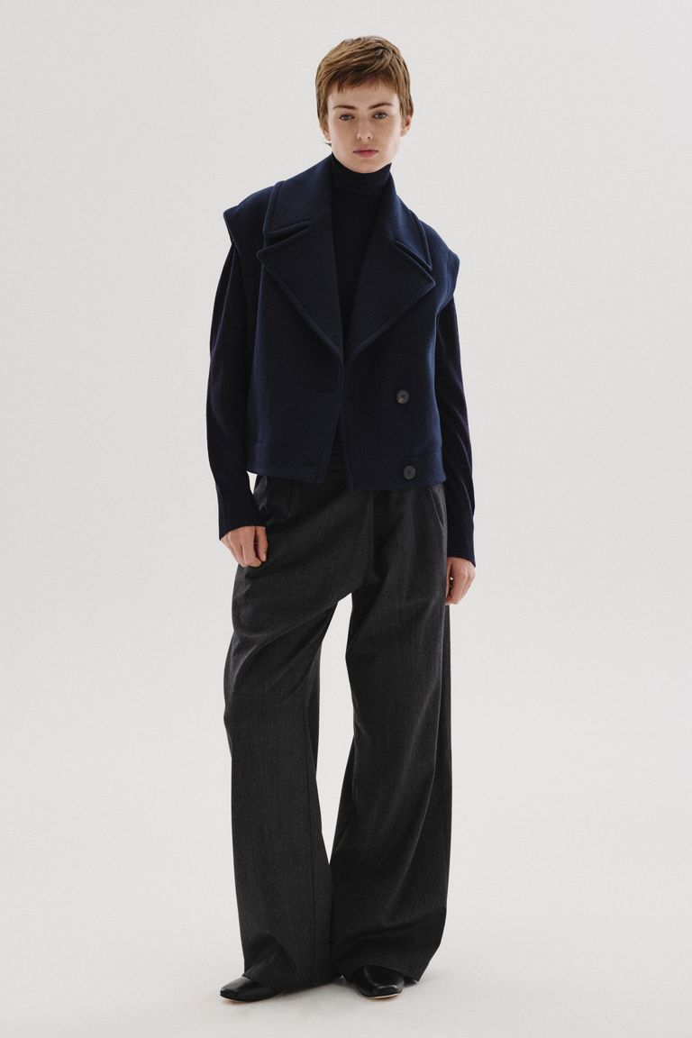 Plain-knit wool turtleneck sweater navy blue
