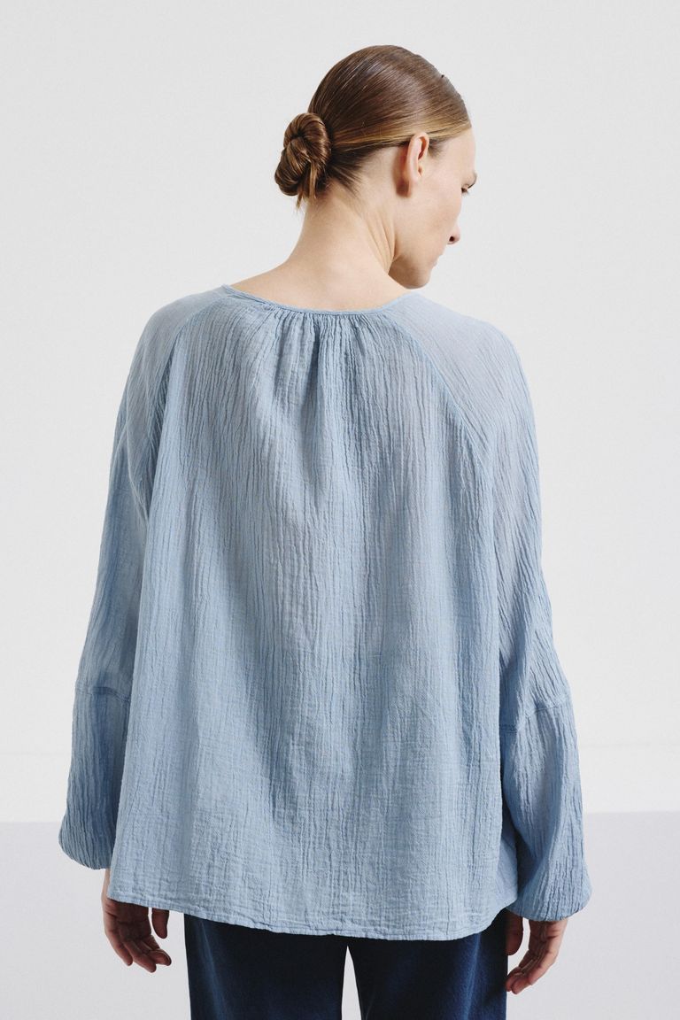 Organic cotton crêpe gauze blouse steel blue