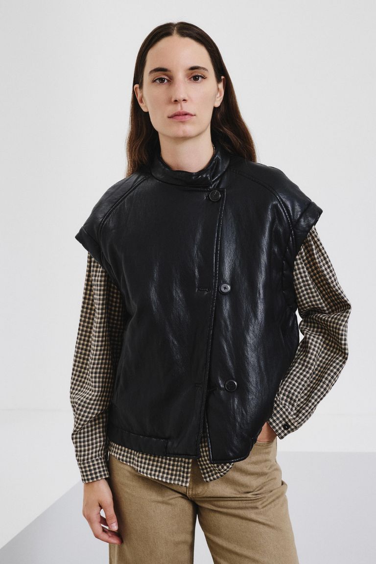 Faux leather vest black