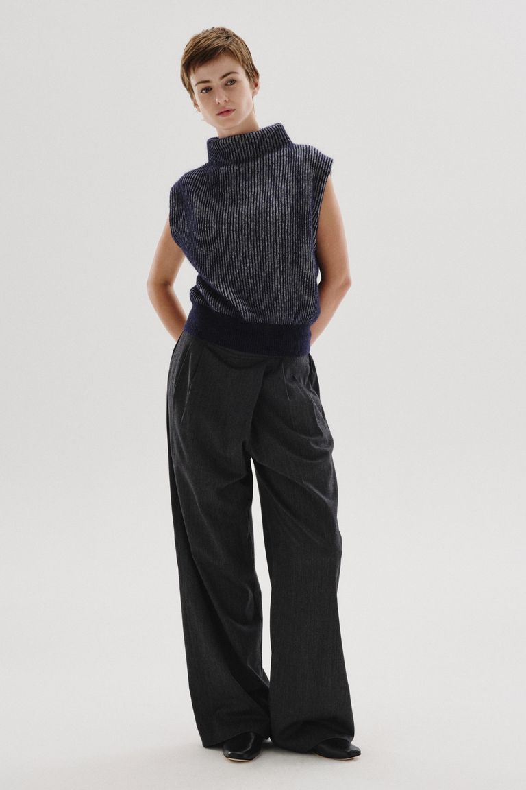 Trousers with asymmetric deep pleat in melange cotton-wool flannel anthracite