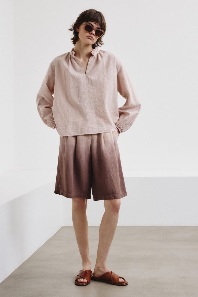Shorts in tela fiammata di viscosa e lino degradè porcellana
