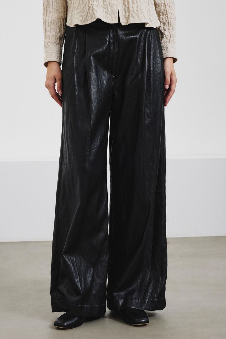 Pantalon large en simili-cuir noir