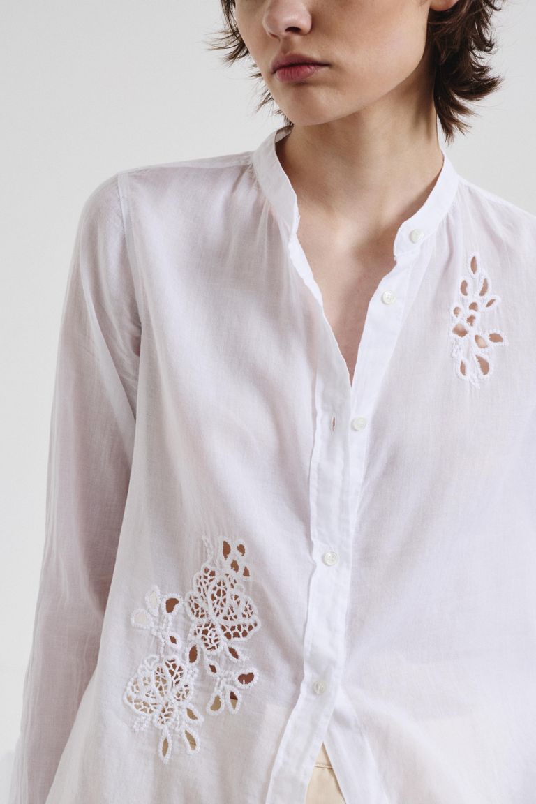 Embroidered cotton voile shirt optic white