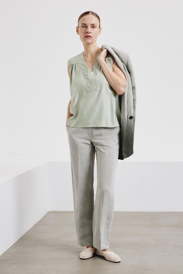 Viscose twill top aloe