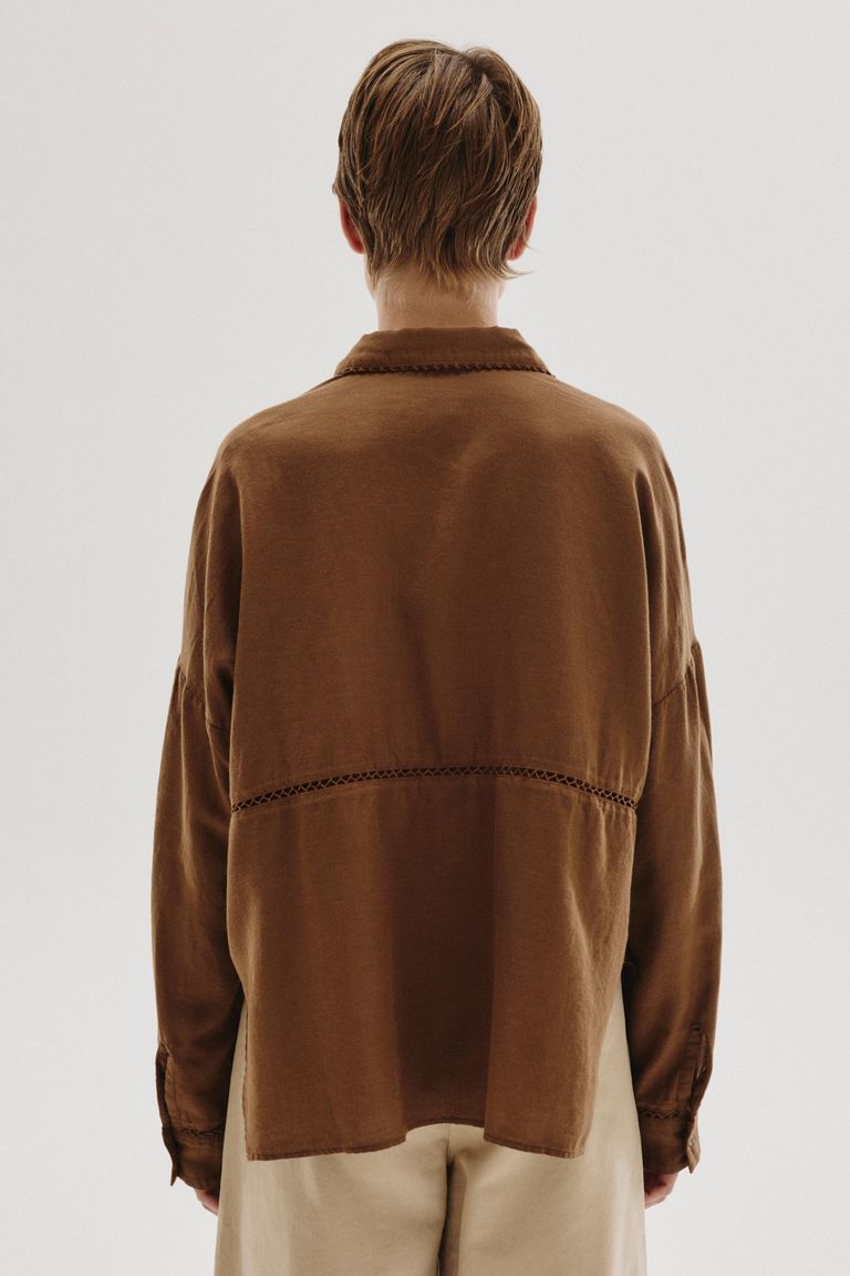Shirt with micro-weave cotton and wool inlay
