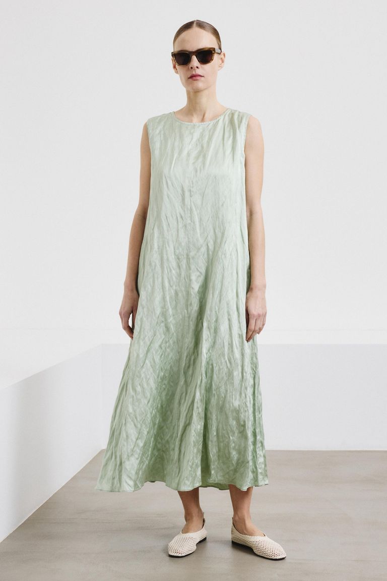 Crinkled viscose satin dress aloe