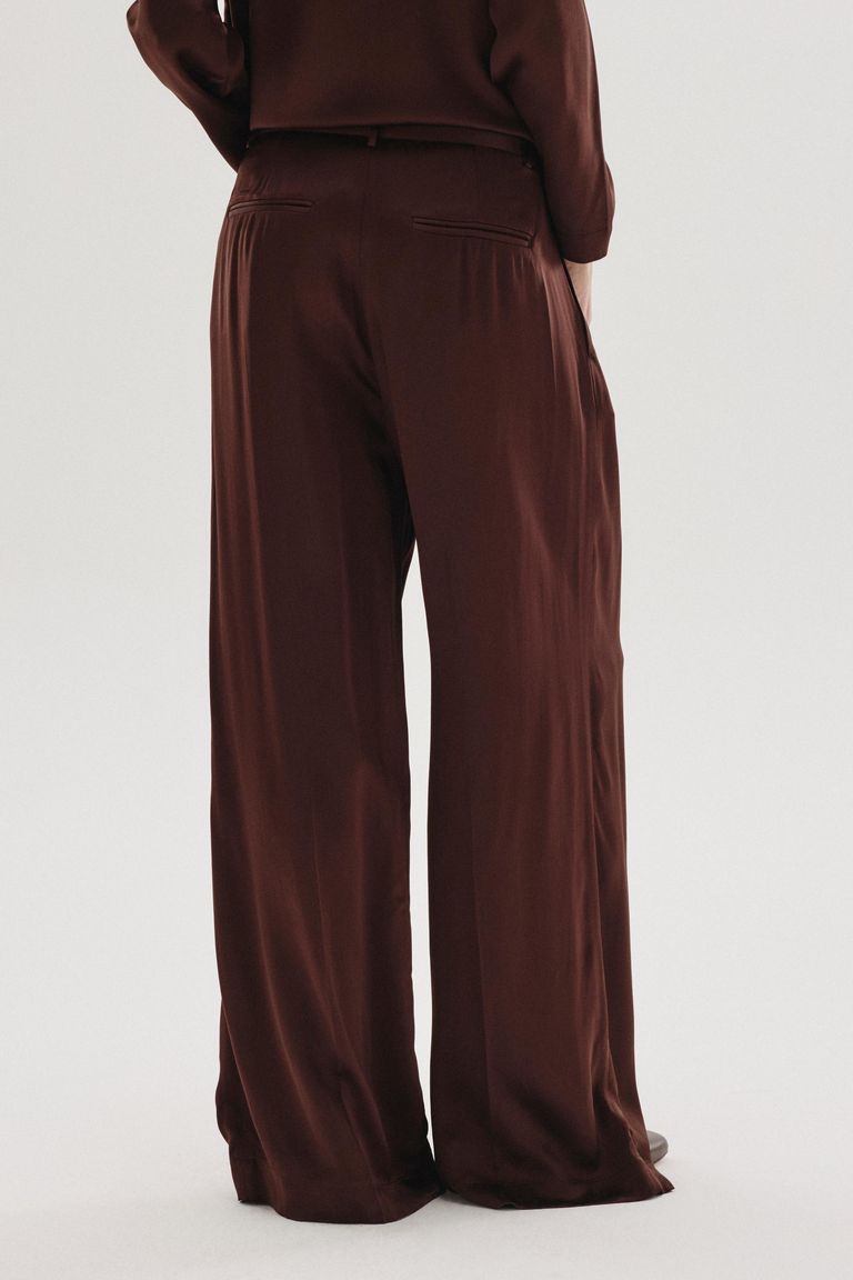 Pantalon large en satin de viscose acajou