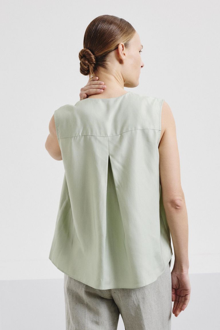 Viscose twill top aloe