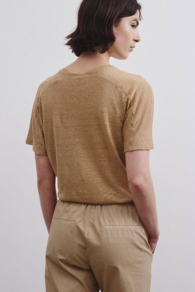 T-shirt con scollo a V in jersey di lino corda