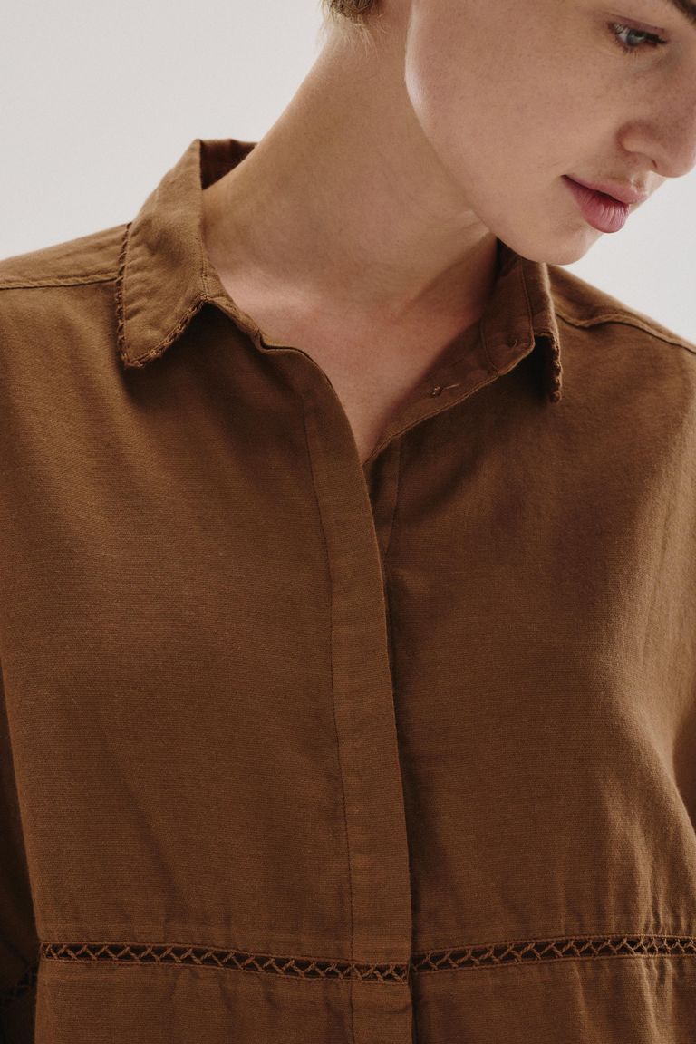 Shirt with micro-weave cotton and wool inlay