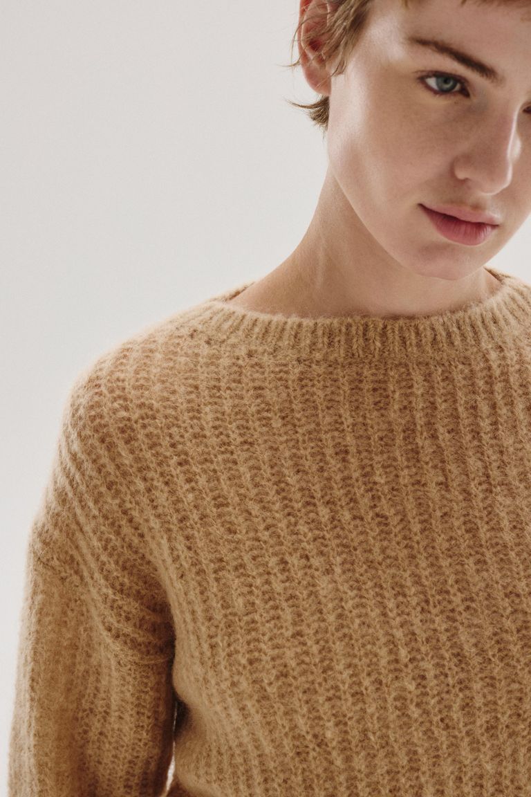 Mohair sweater sand