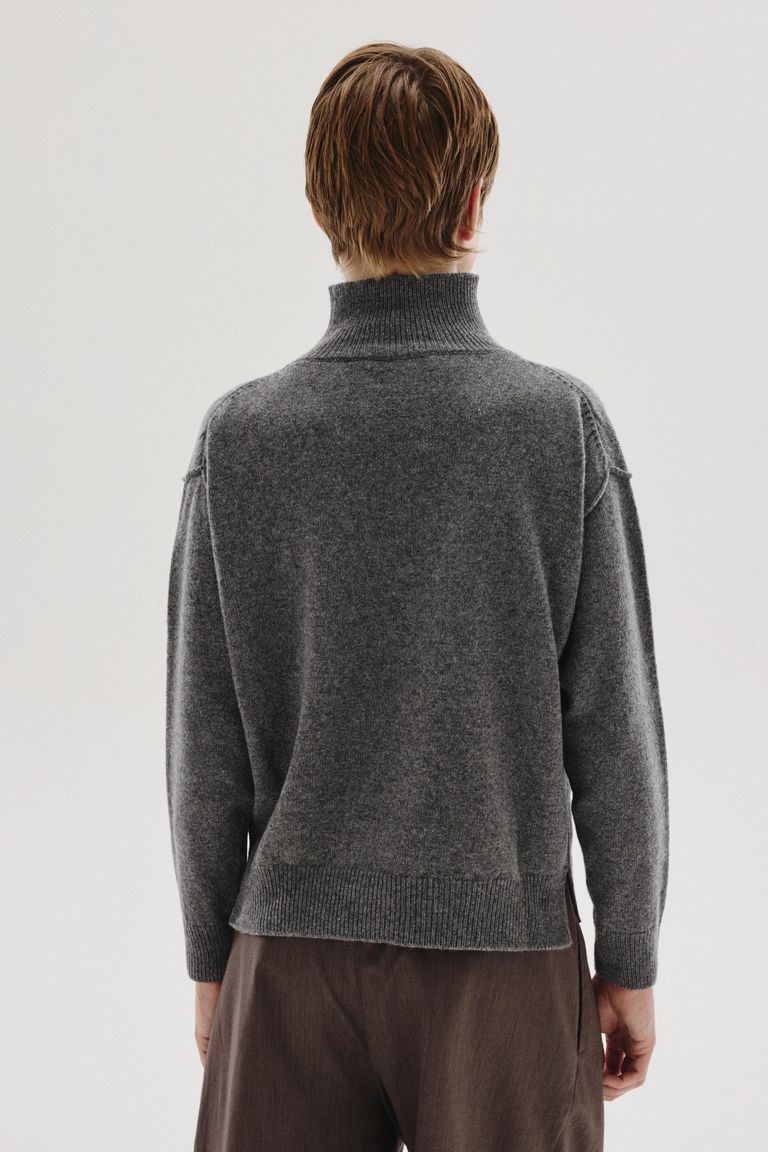 Crewneck sweater in stockinette stitch wool and cashmere graphite