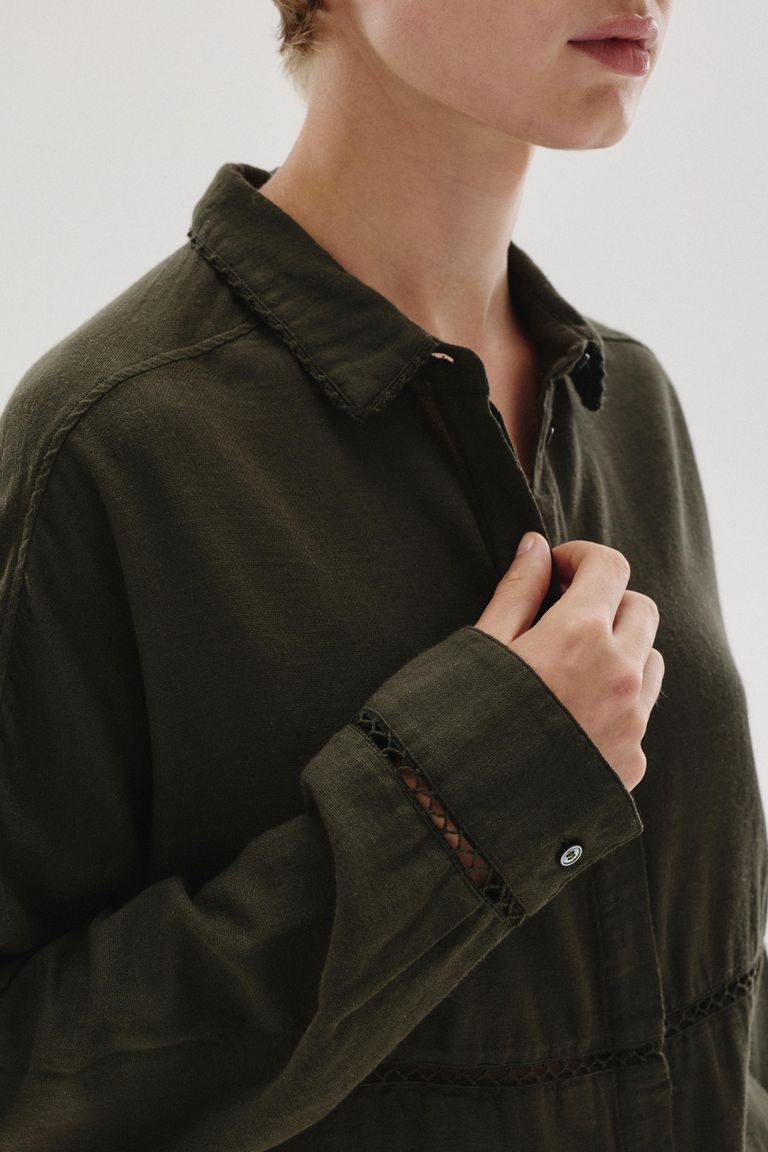 Shirt with micro-weave cotton and wool inlay
