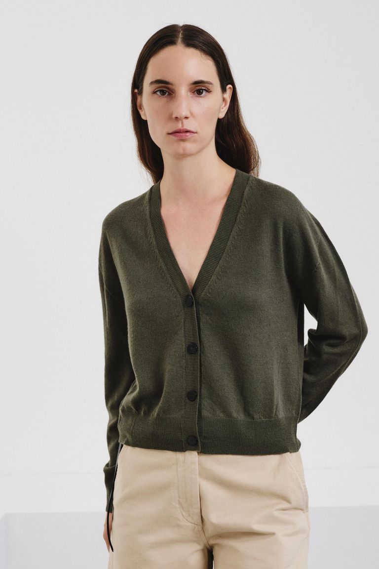 Plain-knit wool cardigan military green