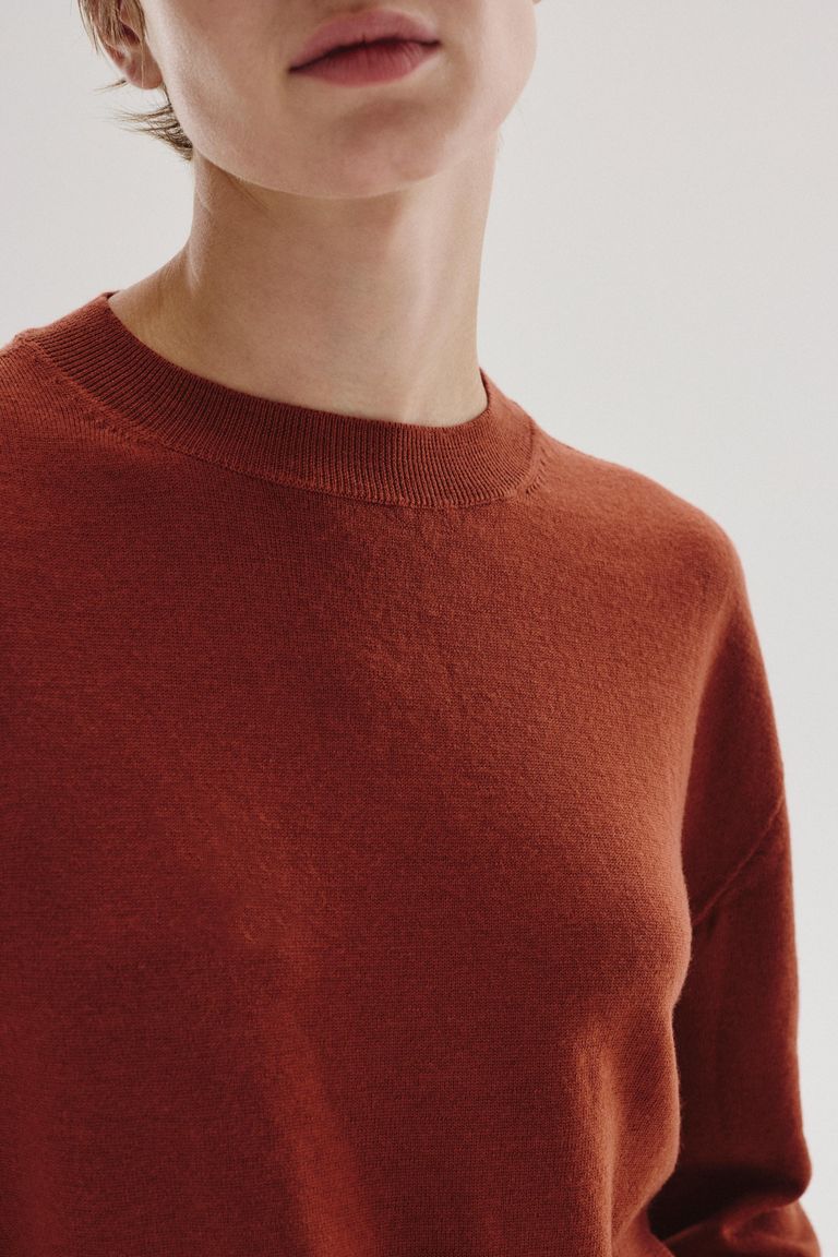 Plain-knit wool crewneck sweater