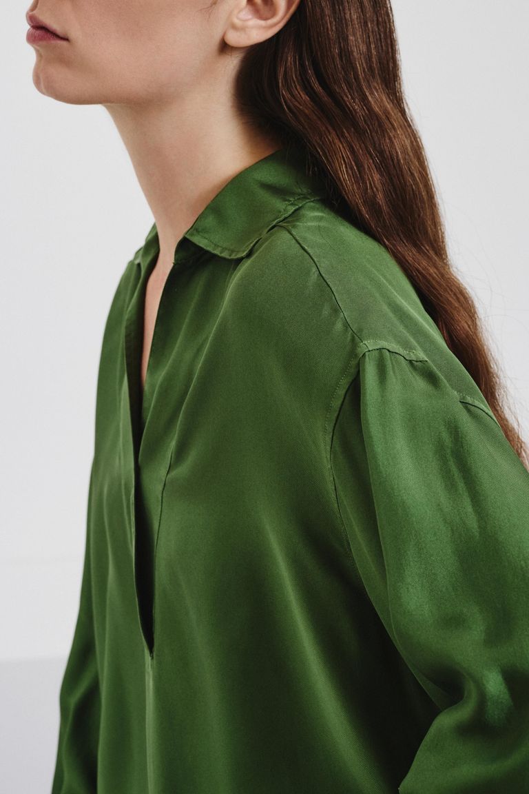 Silk twill V-neck shirt